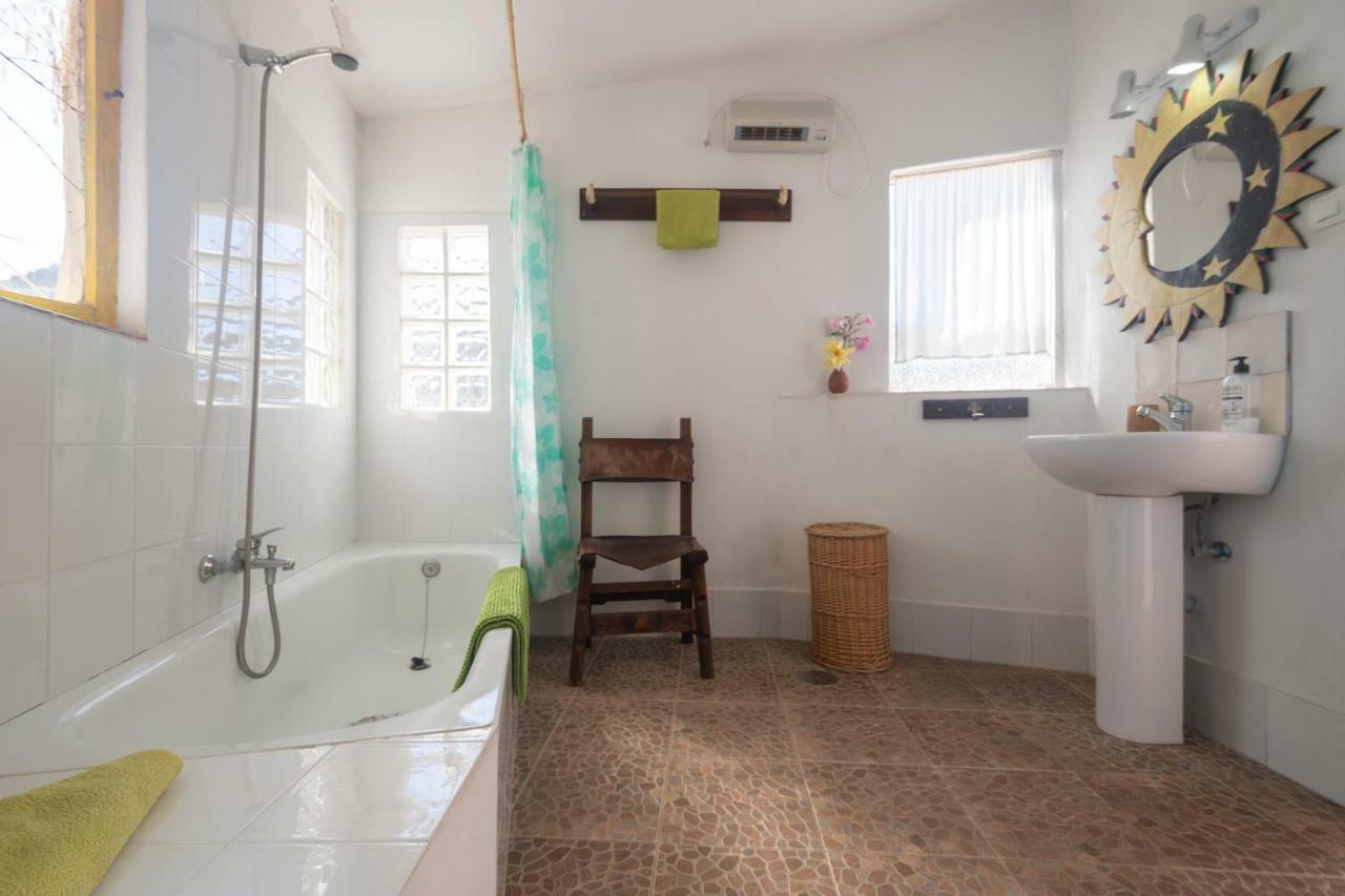 فيلا Casa Cueva Muntasal موناتْشيل المظهر الخارجي الصورة